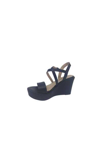Zerhan 600 Women's Black Cross-Strapped Wedge Sole Shoes