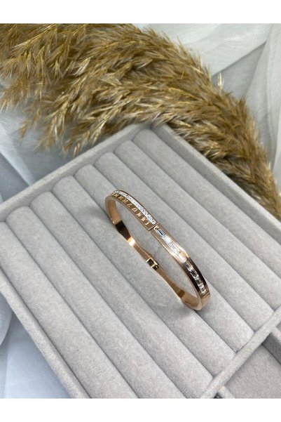 ZEYKU ACCESSORİES سوار مطلي بالذهب على الوجهين مرصع بالأحجار الكريمة وأرقام رومانية