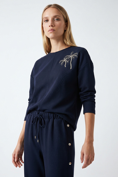 Exquise Round Neck Long Sleeve Embroidered Regular Knitted Blouse