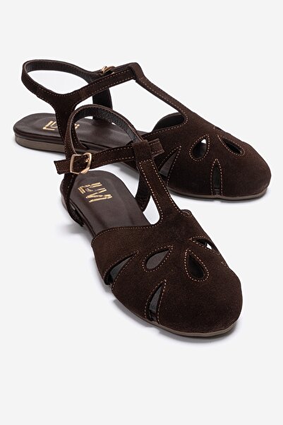 LuviShoes صندل نسائي من الجلد الطبيعي باللون البني من NATHALIE
