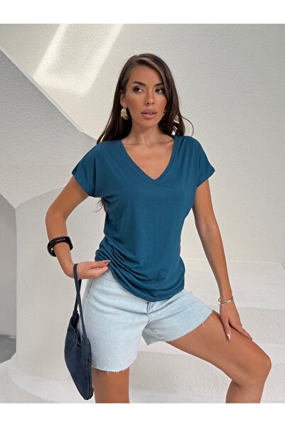 NEW JOURNAL Women's Petrol V-Neck Flowy Basic T-Shirt Nj142