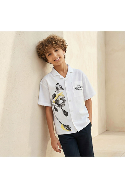 Juniors Short Sleeves Shirt with Floral Print