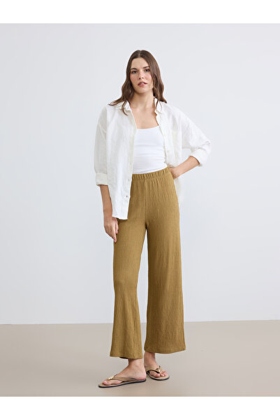 LC Waikiki Pantaloni de damă texturati cu talie elastică
