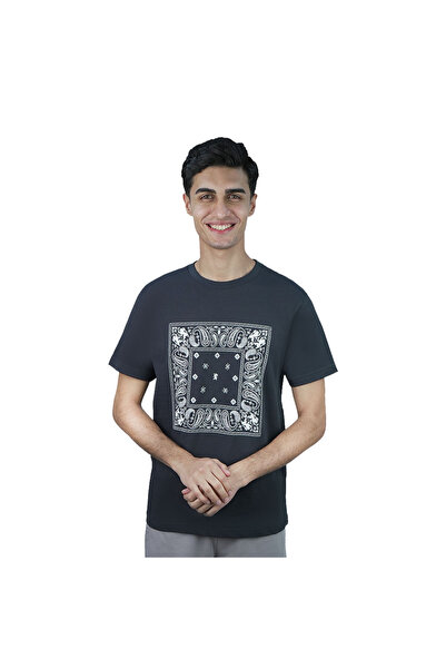 Giordano Men’s Slim Fit Cotton Bandana Print Tee