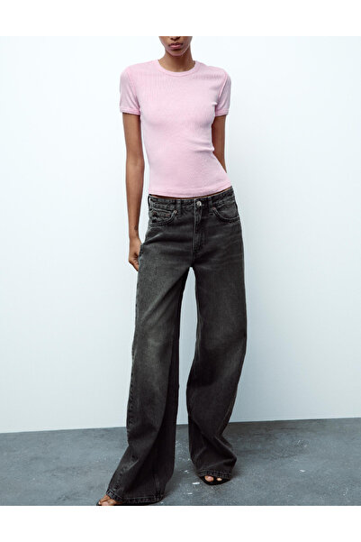 Evendi Tricou, Roz
