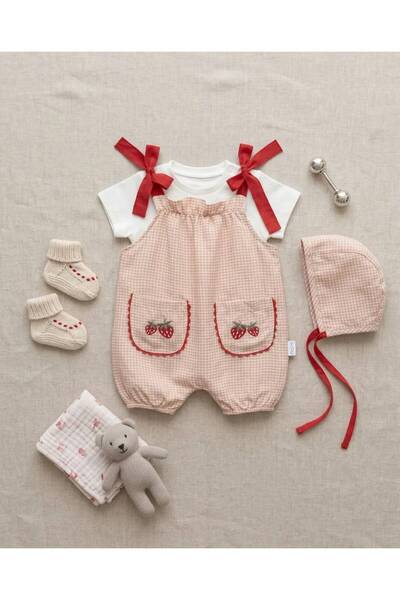 Luna Kids Store طقم سالوبيت وتي شيرت بنقشة كاروهات مطرزة بالفراولة للفتيات ال...