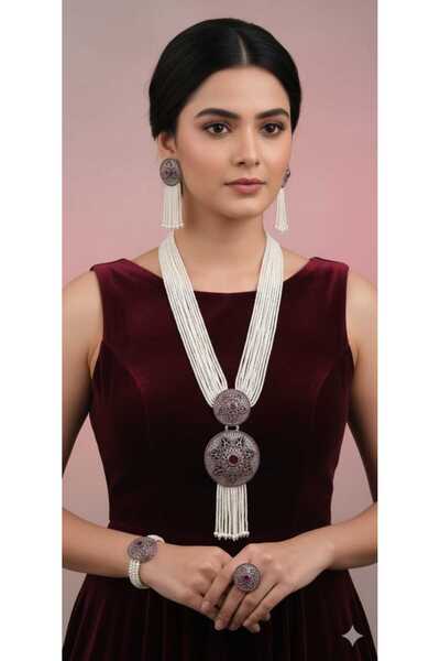 Generic High-End Royal Blue Pearl Necklace - a Modern and Distinctive Design