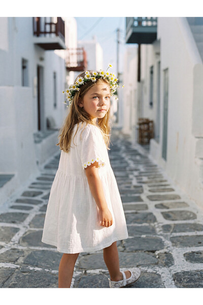 LC Waikiki Lcw Kids White Crew Neck Embroidered Girls' Crinkle Dress