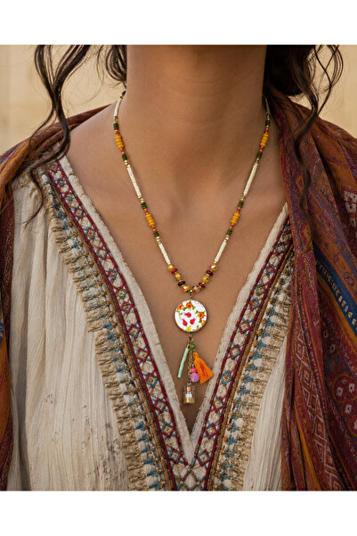 HER ŞEY NOTA www.herseynota.com Bohemian vaelora flower motif colorful beaded...