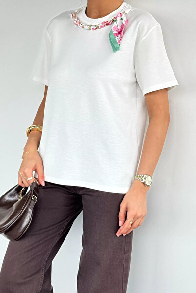 Aryena Cream Gülseli Women's T-Shirt with Scarf Collar