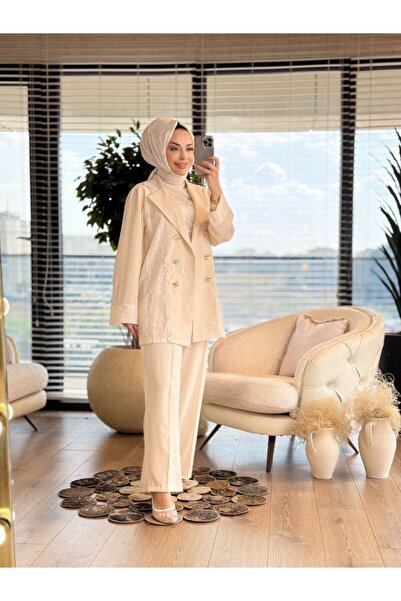 Aişe modaa 8256Y25 Back Lace Metal Button Suit Cream