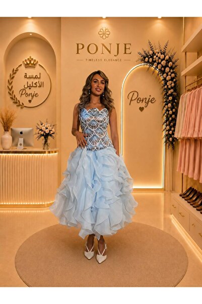 genric A Dress That Embodies Luxury with a Sophisticated Design and Meticulou...