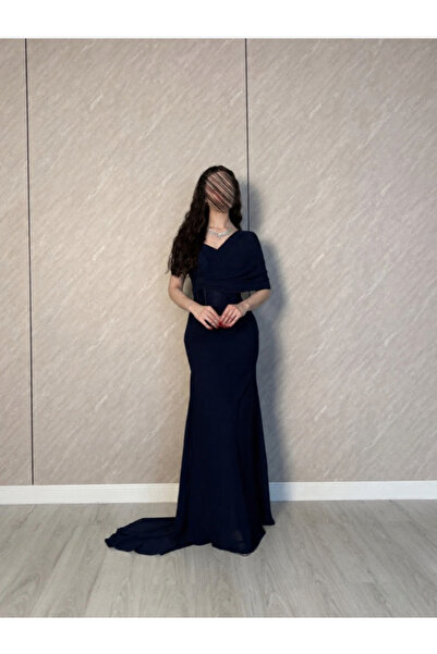 elin Navy Blue Off-The-Shoulder Evening Gown with a Flowing Train