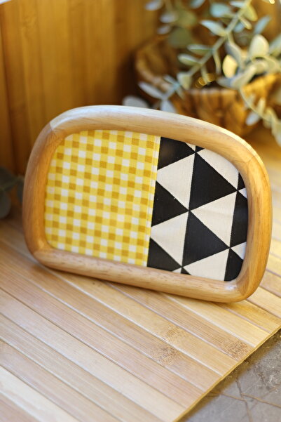 zigzagdikiş patchwork kırkyama kumaş fonlu dekoratif ahşap oval fotoğraf çerç...