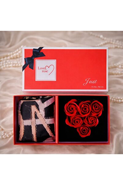 velve Set cadou Love Rose, cutie cu 6 trandafiri rosii din sapun si esarfa, Rosu