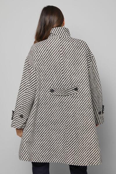 NO BRAND Palton oversize negru-bej, texturat, cu guler înalt și dungi, Wallis 36