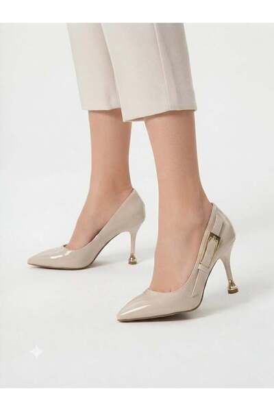 asmi shoes Γυναικεία παπούτσια Jenny Cream από λουστρίνι με τακούνι στιλέτο