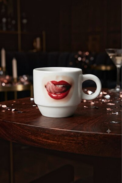Dil tasarımlı espresso fincanı