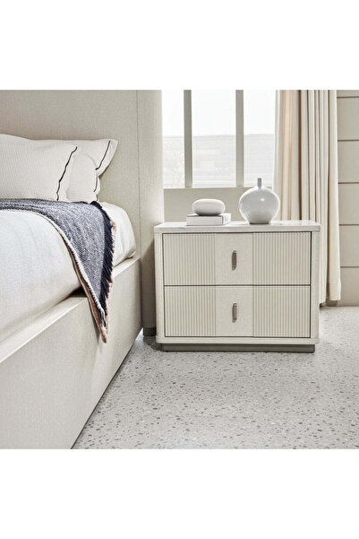 Roots Furniture طاولة جانبية بيضاء اللون من ناتشورال هارموني