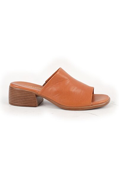 Mammamia Libero 26Y-1670 Laser Cut Buckle Detailed Short Heeled Women's Casua...
