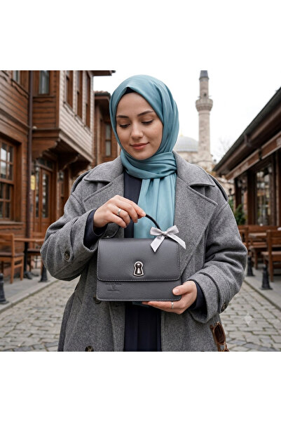 valentina victoria Valvic Genuine Leather Small Classic Women's Bag.