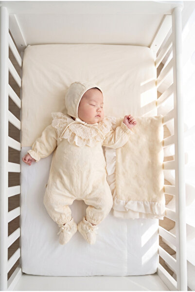 Mert Baby Bloom Collar Detailed Lace Covered 5-Piece Hospital Discharge Set 1...