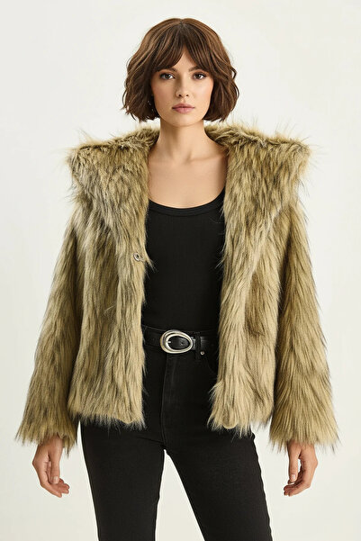 Efnaz style Women's Wide Collar Lined Short Faux Fur Beige Black Jacket