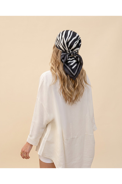Safari Serisi İpek Fular – Zebra Deseni | 70x70 cm