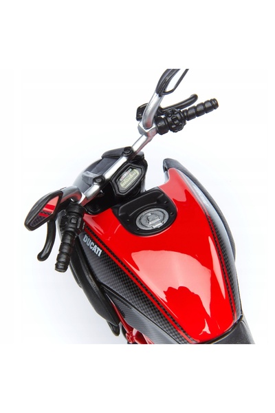 Maisto Model 39196 DUCATI DIAVEL CARBON 1/12 pentru asamblare