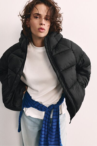 Pull & Bear Kapüşonlu şişme mont