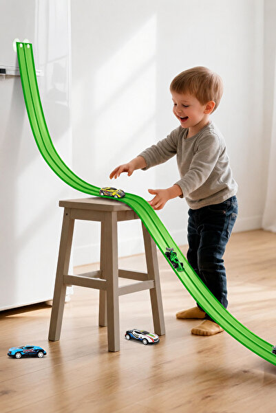 elisalife Oyun Esnek Yarış Pisti Kıvrılabilen Aksiyon Pisti Go Track 4.5 Mt Flex Track Oyuncak Yeşil Green