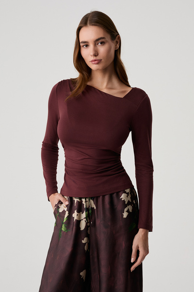 Penyemood Patterned Trousers and Boat-Neck Blouse