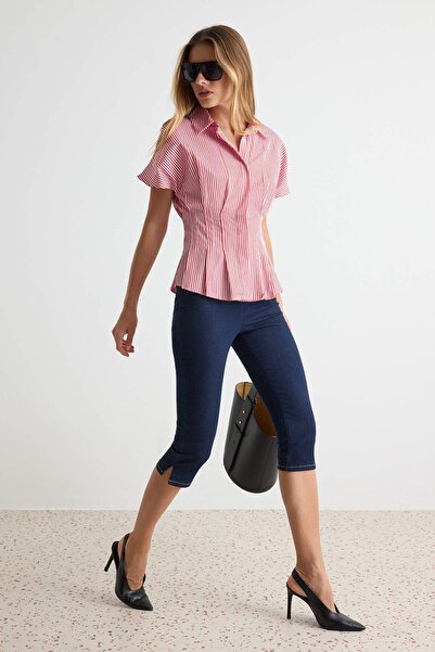 Trendyol Kollektion Rot gestreiftes Hemd mit Pili-Detail TWOAW27GO00033