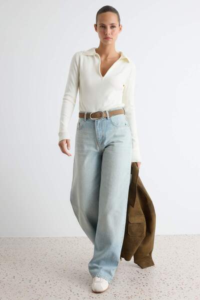 Trendyol Collection Blugi albastru deschis, cu talie înaltă și croială largă ...