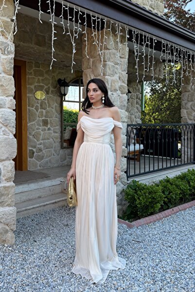 Serica Moda Ekru Kayık Yaka Pliseli Abiye Elbise