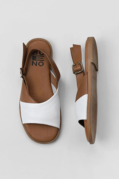 Bueno Shoes Λευκά καφέ δερμάτινα γυναικεία φλατ σανδάλια 01wy2015