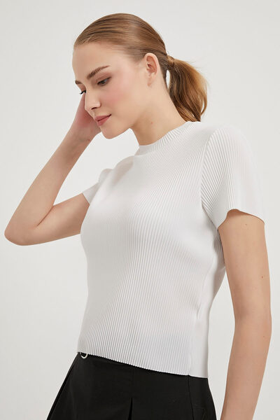 Arma Life Women's Pleated Short Sleeve Summer White Crop Blouse