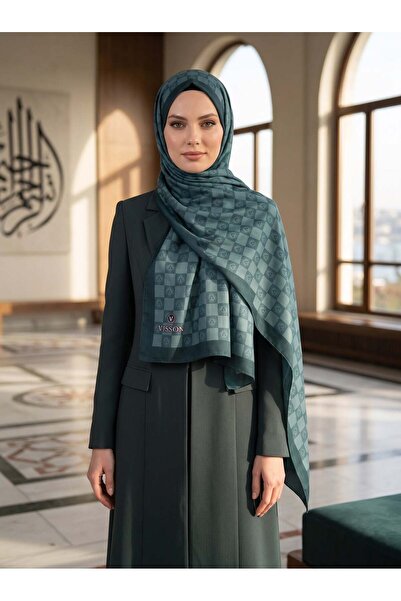 Vissona KREP MONOGRAM DESENLİ ZÜMRÜT YEŞİLİ RENKLİ 75X195 KIRIŞMAZ ŞAL