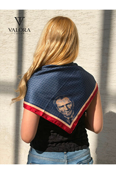 Valora Trend 72x72 cm Atatürk Temalı Saten Fular Bordo | Atatürk İmzalı Kare ...