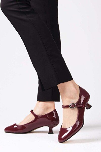 Mio Gusto Γυναικεία παπούτσια με χαμηλό τακούνι Gabriela Burgundy Color Paten...