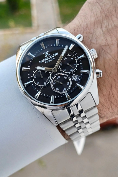Daniel Klein Men's Wristwatch with Black Dial, Silver Color Indicator, and Bl...