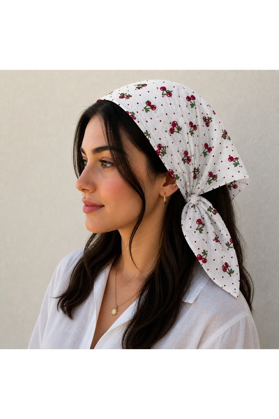 PİNPİN AKSESUAR BEYAZ KIRMIZI KİRAZ DESENLİ %100 PAMUK BANDANA 55x55cm