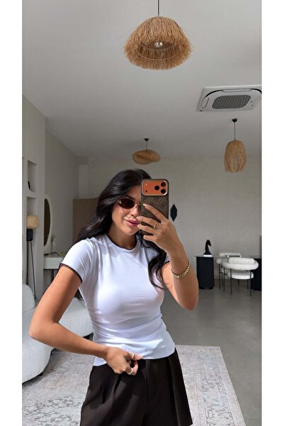 Buket Teke Tricou alb din bumbac cu detaliu cusut maro