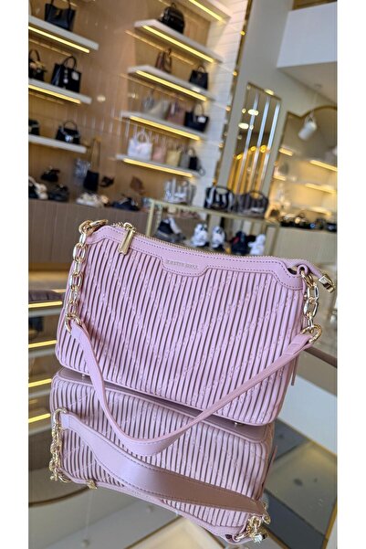 DUYGUSHOESBAG حقيبة متوسطة الحجم بتفاصيل سلسلة ذهبية مخططة مستوردة