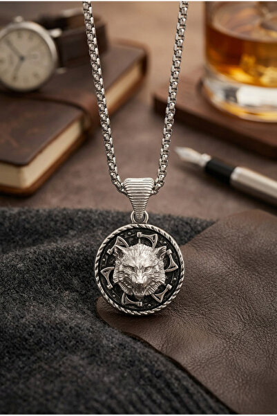 Velcari Minimalist Style Stainless Steel Men's Necklace with Wolf Figure