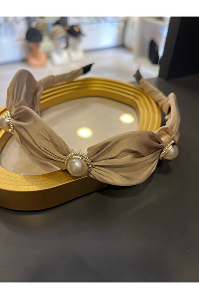 gozdeasutayaccessory تاج مع اللؤلؤ
