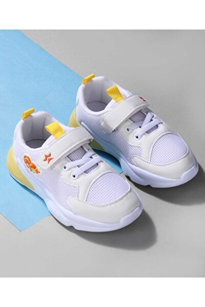 Cute Walk by Babyhug حذاء رياضي بتطريز حيواني وإغلاق فيلكرو - أبيض