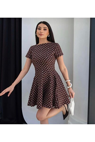 vipelmoda فستان نسائي قصير منقط بتفاصيل مكشكشة