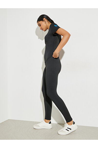 Styli Black Round Neck T-Shirt and Leggings Co-Ords