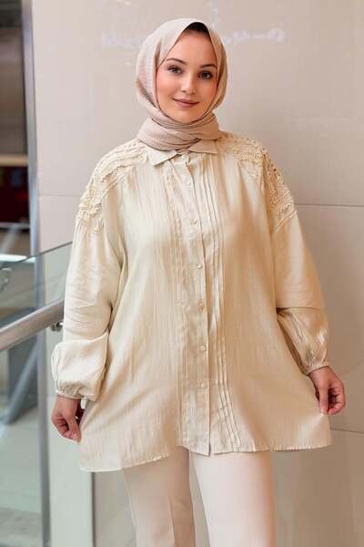 Ghisa Shirt with Scallop Detail on the Shoulders